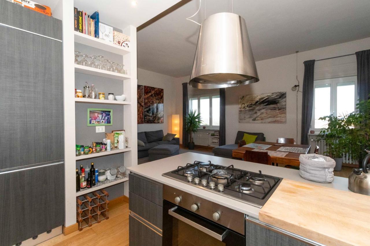 Charming Apartment With Parking! Торино Екстериор снимка