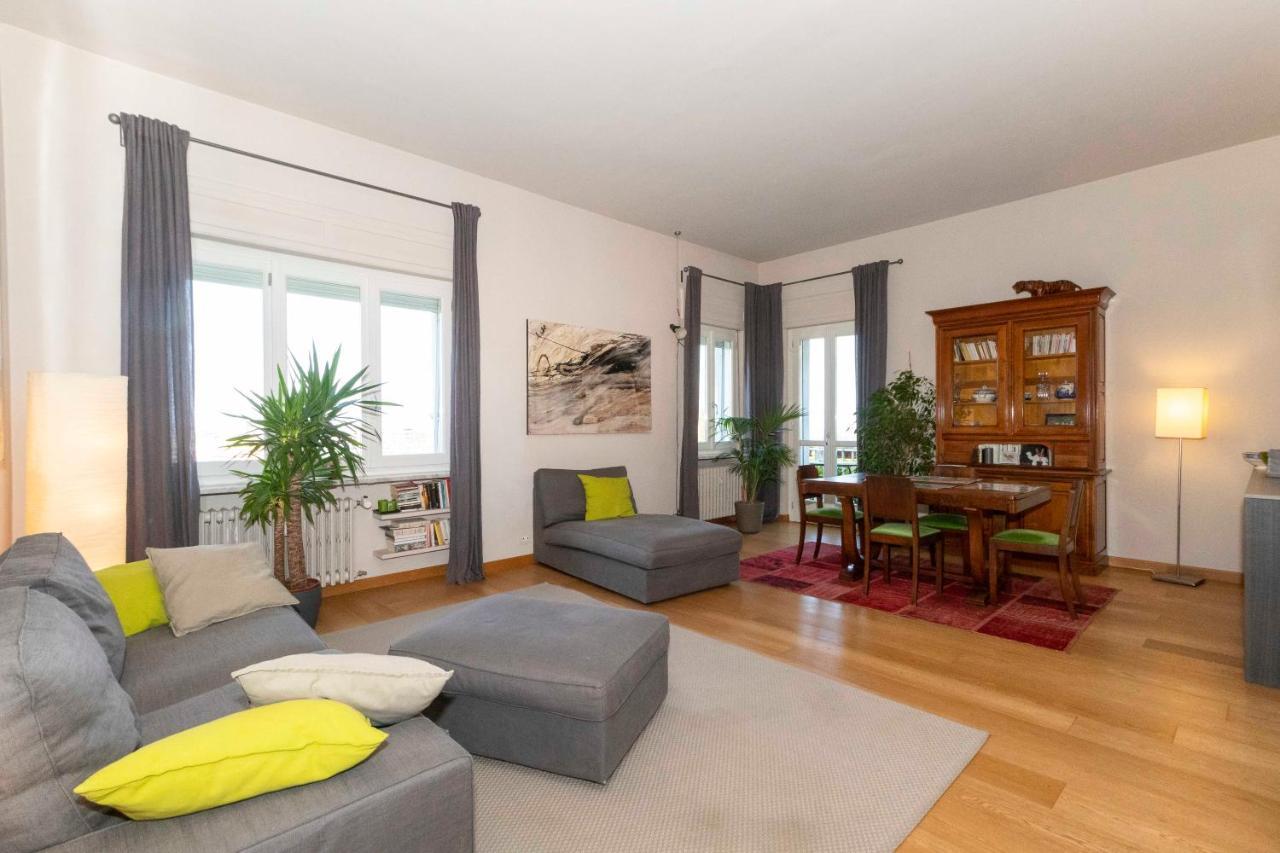 Charming Apartment With Parking! Торино Екстериор снимка