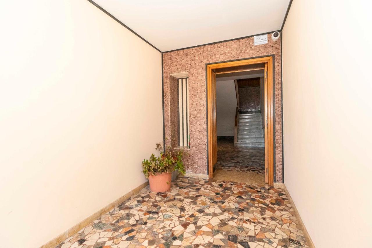 Charming Apartment With Parking! Торино Екстериор снимка