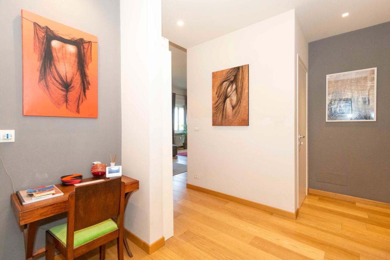 Charming Apartment With Parking! Торино Екстериор снимка