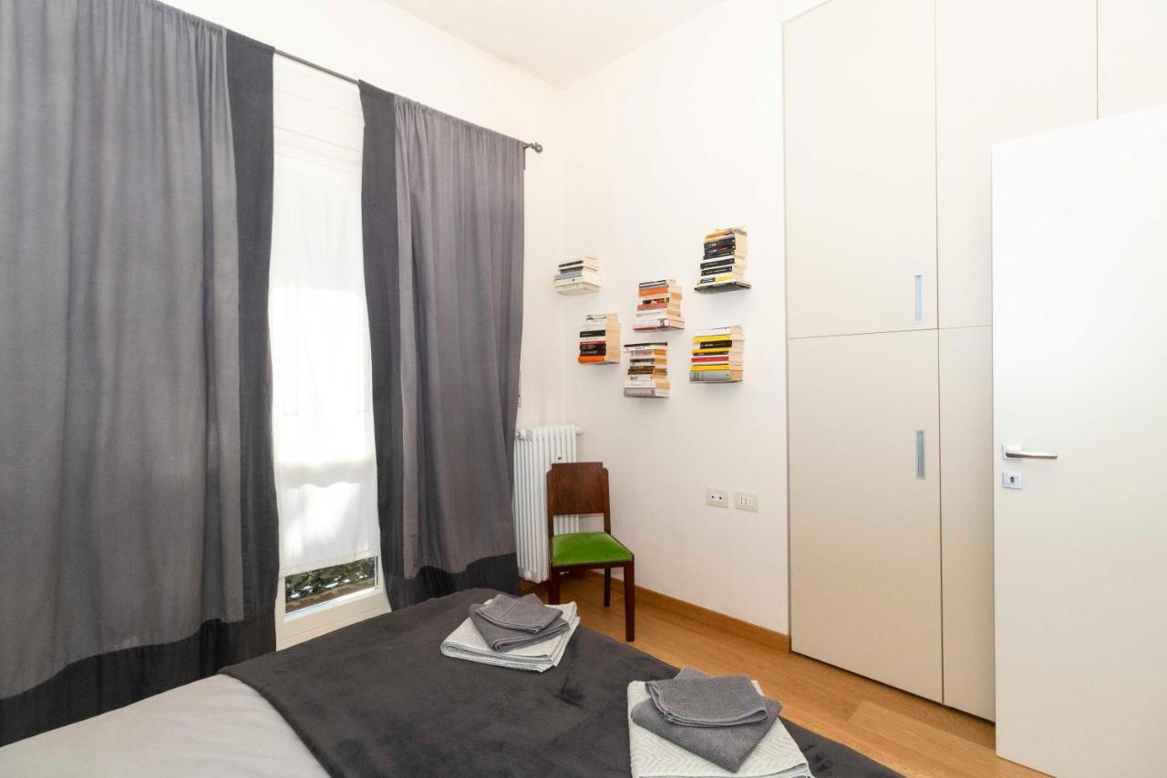 Charming Apartment With Parking! Торино Екстериор снимка